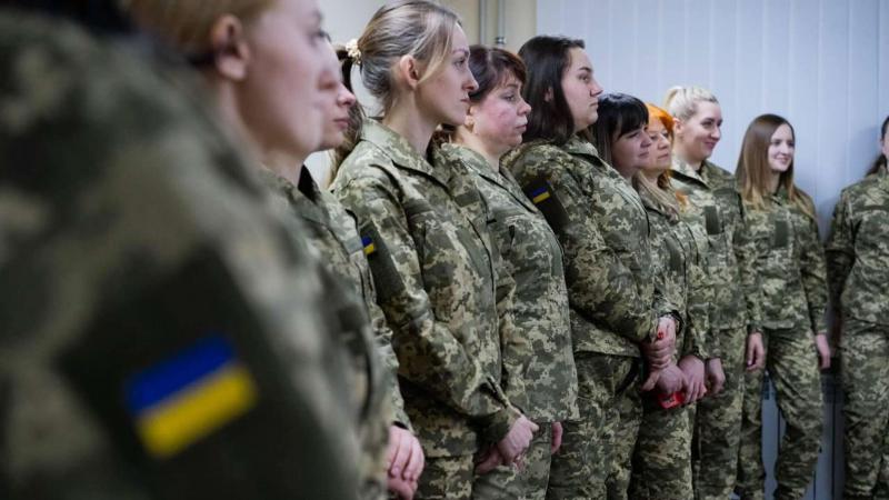 Украина: женщин погонят на фронт