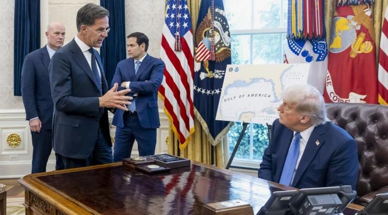 Трамп всеми силами пытается избежать столкновения с Москвой