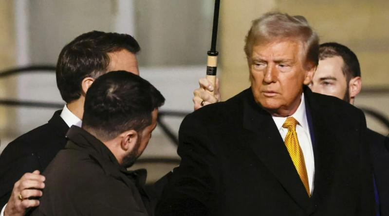 Трамп дистанцируется от Украины