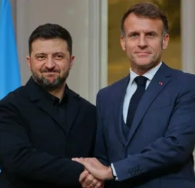 Макрон устроил показуху с истребителями для Киева - политолог