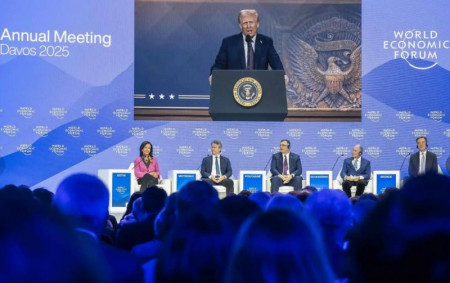 At WEF, people queue to kiss Trump’s ring