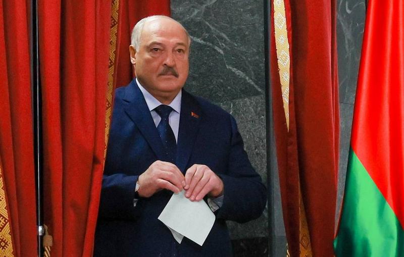 Press review: Belarusian president re-elected while Denmark boosts aid to Ukraine