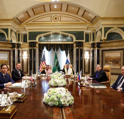 Press review: US, Russia hold first talks in Riyadh as Kiev and Paris stress security