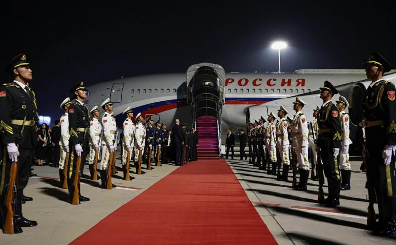 Путин начинает визит в КНР