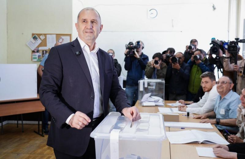 Радев победил: победит ли его программа?