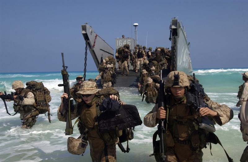 Зачем США перебрасывают морпехов в Персидский залив?