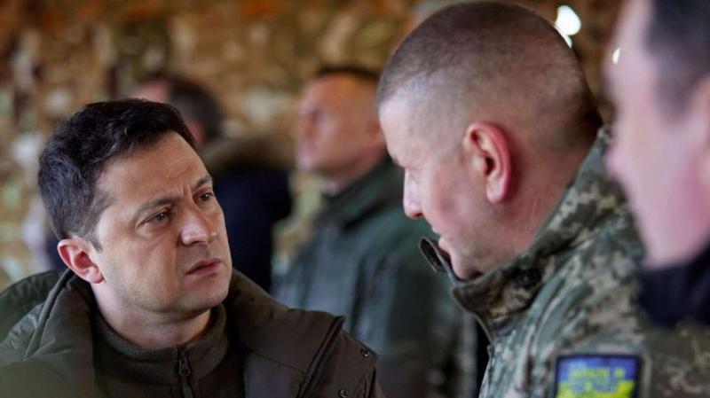 Генерал Залужный вступил в политический бой с Зеленским
