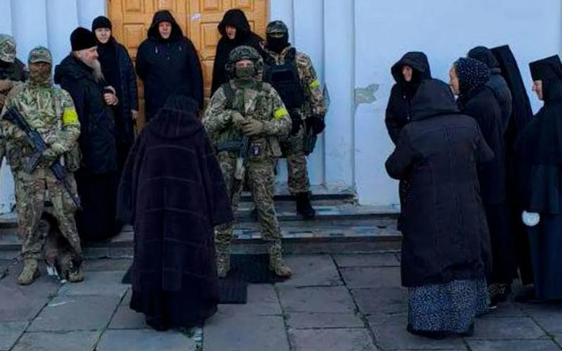 Украинскую армию отдают католическим капелланам