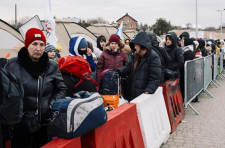 USA, Europe shove out Ukrainian refugees