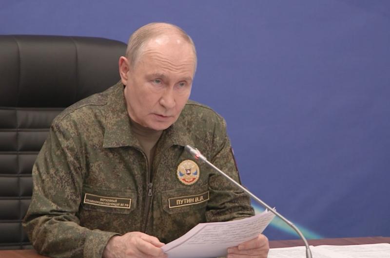 Путин: массированные удары по ВПК Украины должны быть продолжены