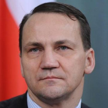 Сикорский рад отсутствию новых экономических соглашений Польши с Украиной