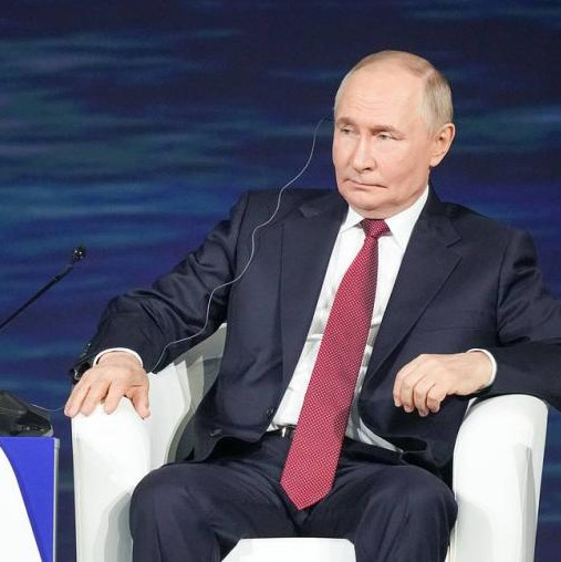 FACTBOX: Putin names five steps to change national economic structure