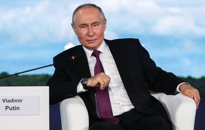 Russian army's sacred duty, gas transit, dollar: Putin addresses EEF plenary session