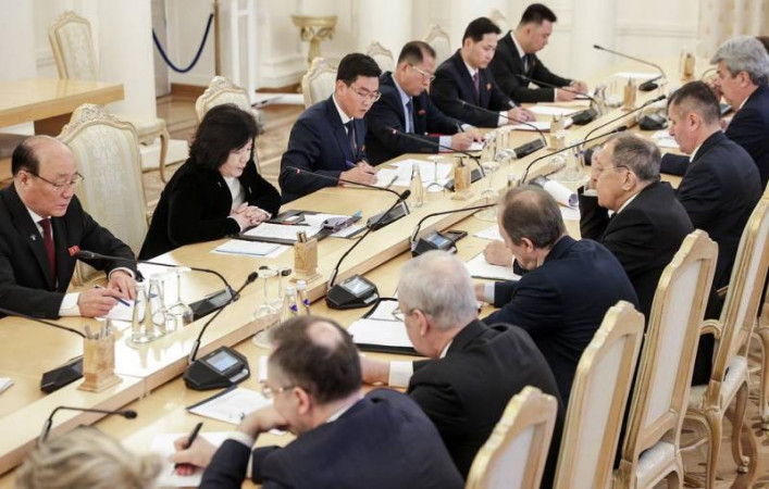 Press review: Moscow ready to discuss EU security as Russia-North Korea ties advance fast