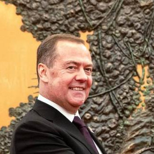 Press review: Medvedev talks Ukraine with Xi and Houthis intensify attacks on Israel