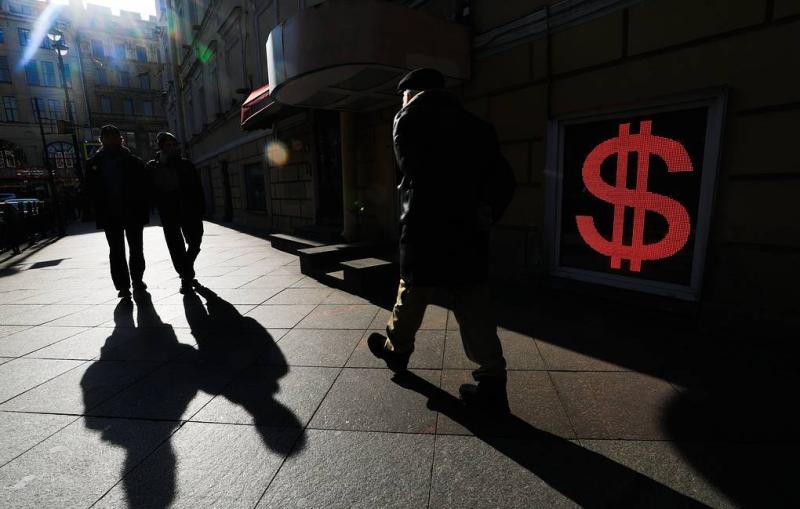 Курс доллара на Мосбирже опустился ниже 92 руб. впервые с 1 марта