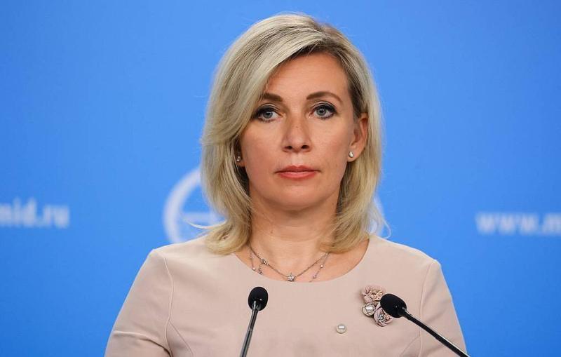 Захарова рекомендовала Бербок купить карту и учебник истории