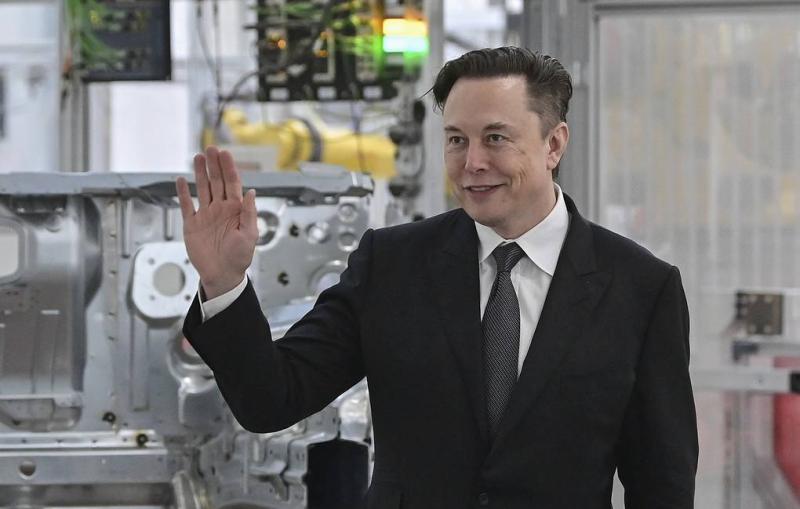 Илон Маск заявил, что компании Tesla придется сократить 10% сотрудников