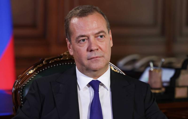 Медведев: присоединение Швеции и Финляндии к НАТО меньше угрожает РФ, чем вхождение Украины