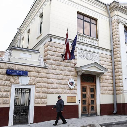 Посольство Латвии в России приостановило прием заявлений на визы