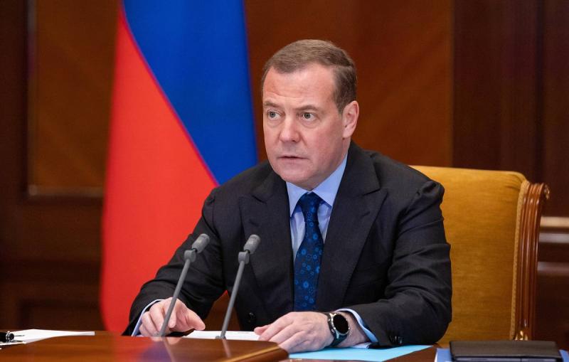 Медведев считает, что с ценами на нефть 