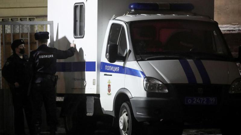 В Ростовской области мужчина в камуфляже обстрелял сотрудников полиции