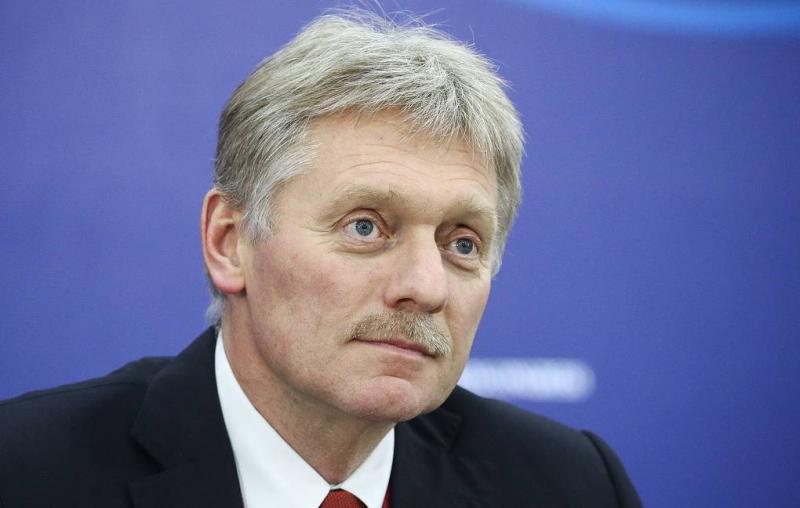 Песков связал использование символики СССР в ходе СВО с ее значением для целых поколений