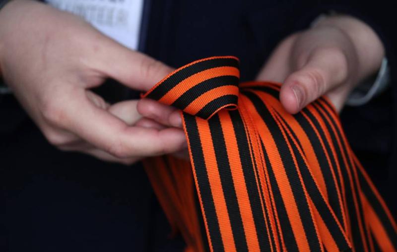 В Молдавии утвердили поправки, запрещающие георгиевскую ленту