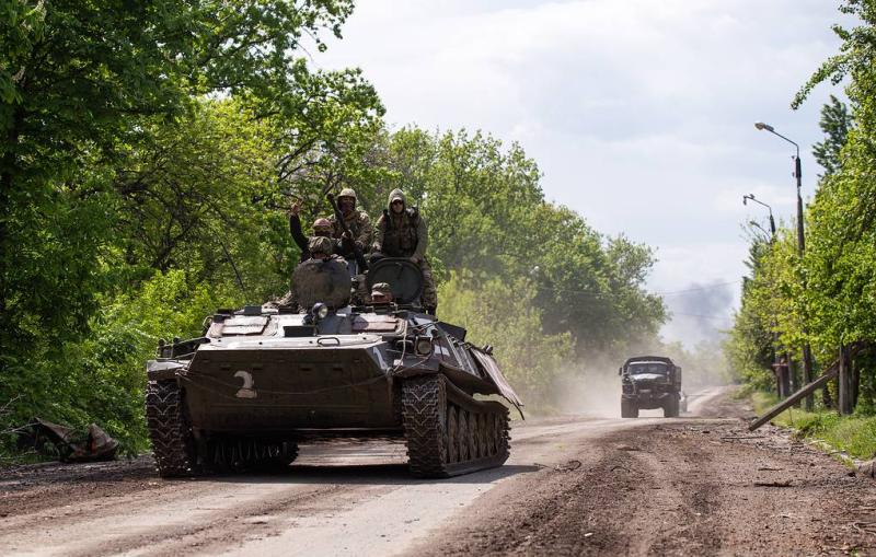 Severodonetsk freed, fighting on in Lisichansk suburbs