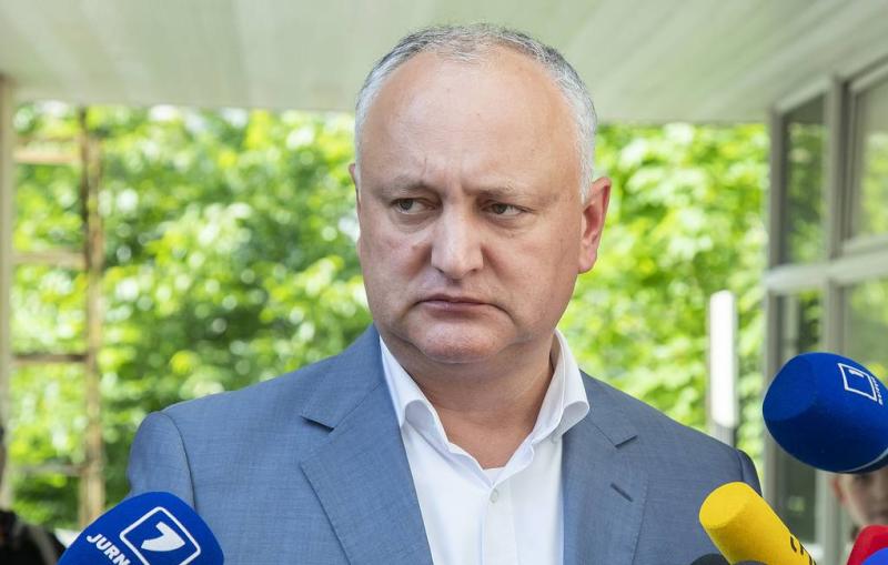 Додон заявил о подготовке в Молдавии к военному и политическому присоединению к Румынии