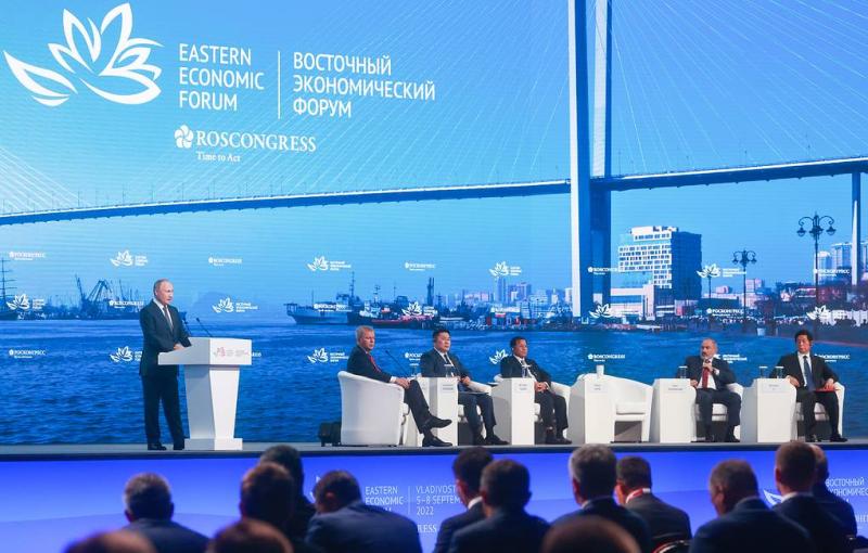 Putin: isolating Russia is impossible