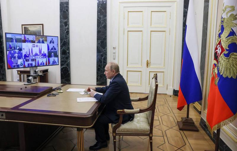 Путин поручил без лишней бюрократии провести выплаты пострадавшим от пожаров