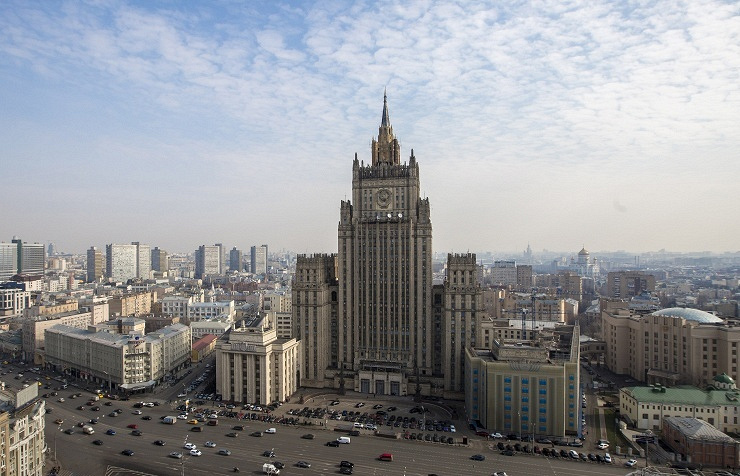 МИД России заявил протест послу Латвии из-за сноса советских памятников