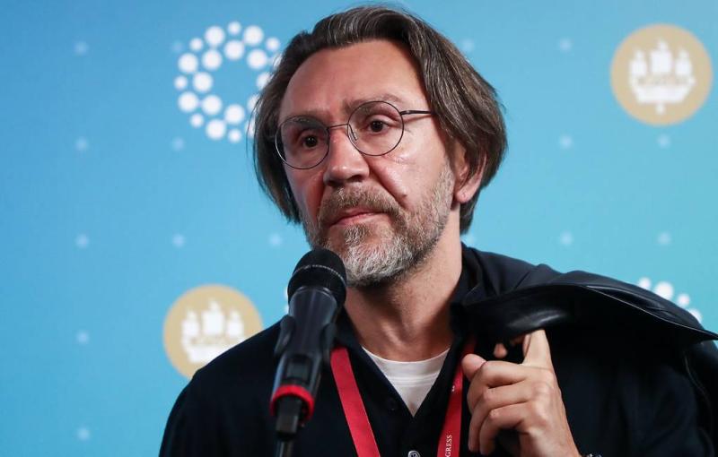 Шнуров считает невозможным запретить русскую культуру