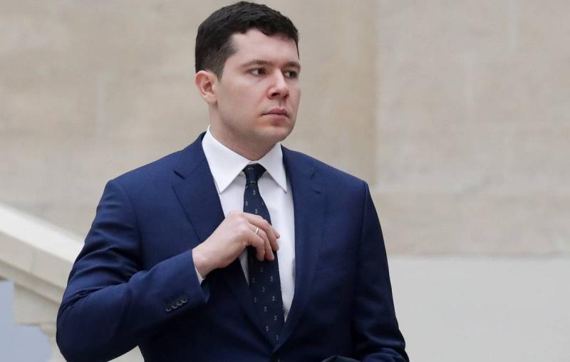 Алиханов подал документы для регистрации кандидатом на выборах губернатора в Калининграде