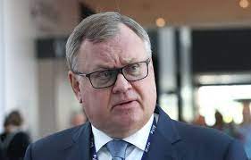 Глава ВТБ назвал ситуацию на международной арене новой холодной войной