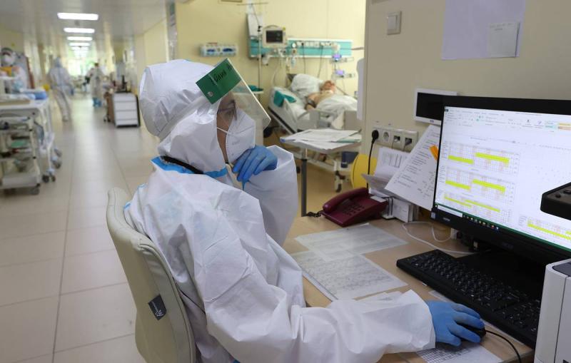 В России за сутки впервые с начала июня подтвердили более 4 тыс. заболевших коронавирусом