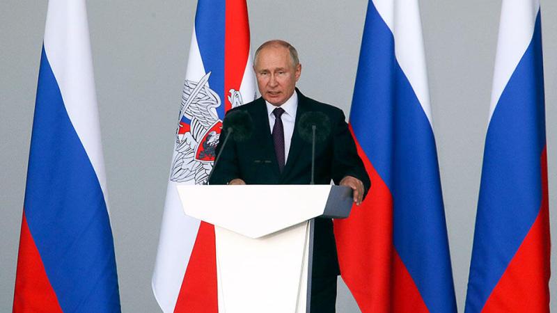 Путин: российский народ гордится своей армией и флотом