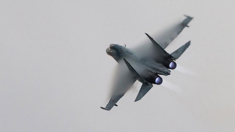 ВКС поставлена задача не допустить пролет британского самолета-разведчика над РФ