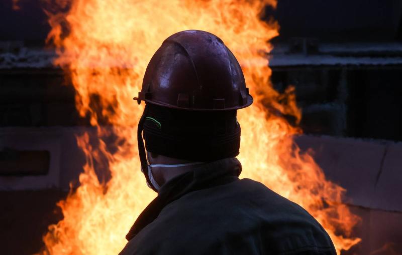 Семь человек пострадали при пожаре на нефтегазоконденсатном месторождении в Приангарье