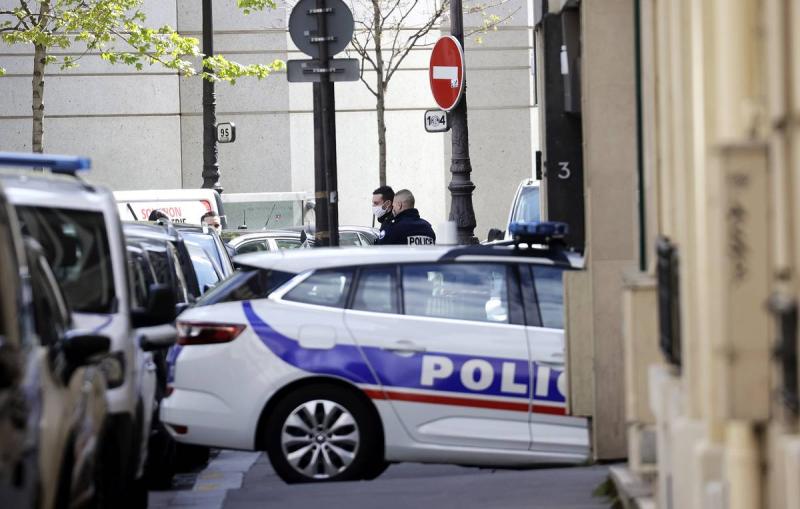 BFM: в Париже два человека стали жертвами стрельбы