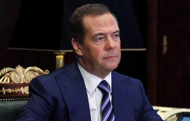 Медведев считает, что введение ЕС потолка цен на газ продиктовано 