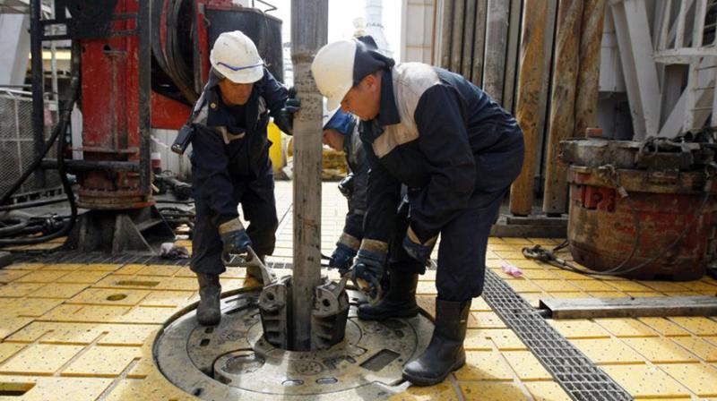 Politico: большинство стран ЕС согласны с потолком цен на нефть из России в $65-70 за баррель