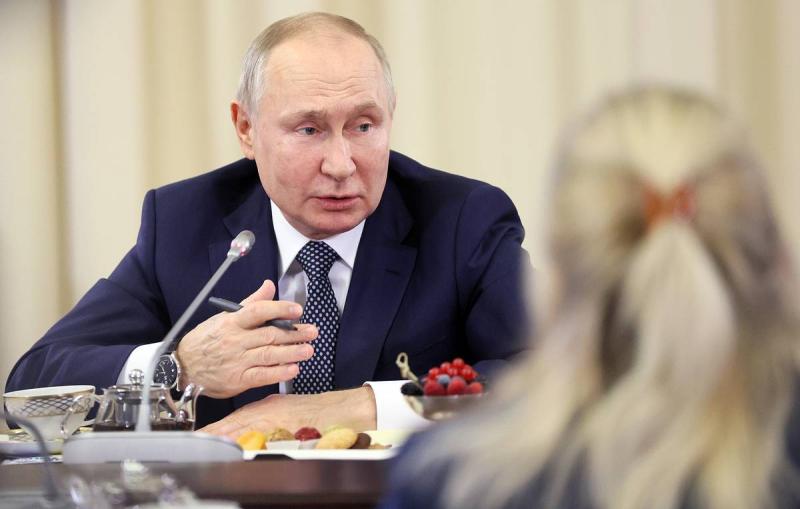 Путин сообщил, что иногда напрямую говорит с участниками СВО по телефону