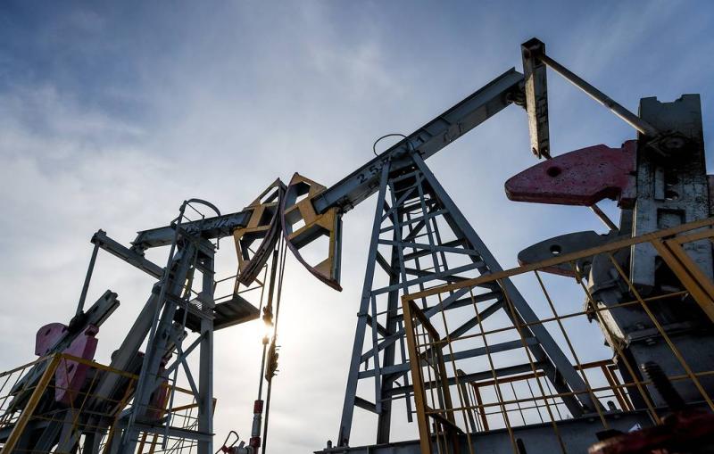 СМИ: Индия продолжает закупать российскую нефть и обсуждает способ оплаты