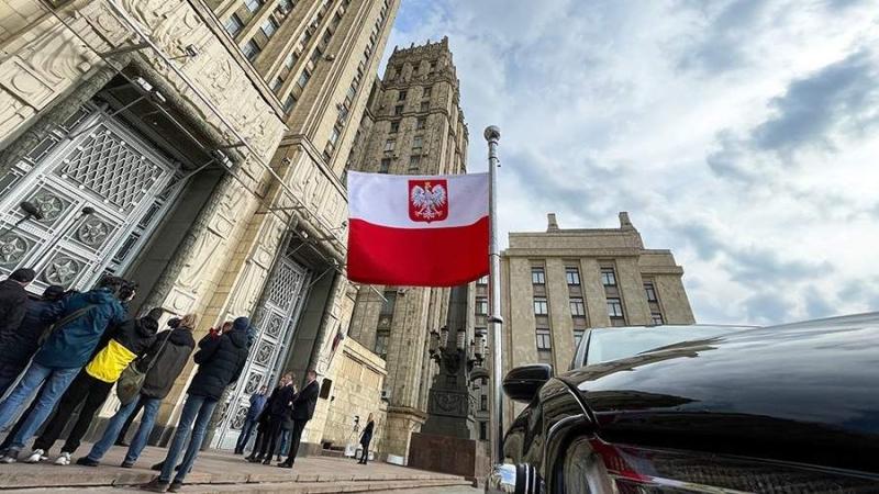 В Польше сообщили об организованных приездах украинцев для оформления пособия