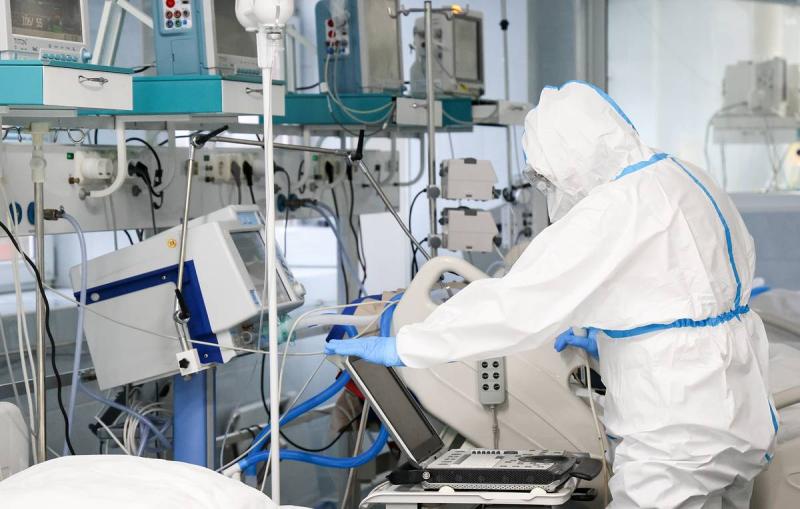 В России за сутки подтвердили 3 106 случаев заражения ковидом