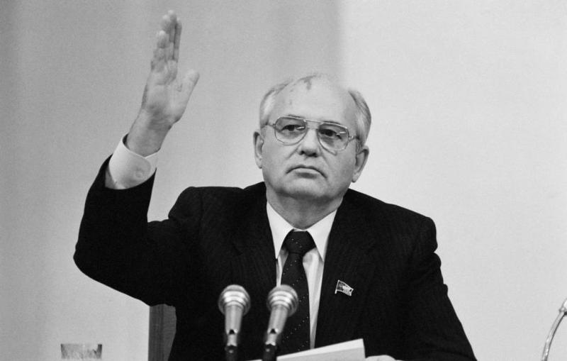 Press review: Russia remembers Gorbachev and EU still haggling over visa ban