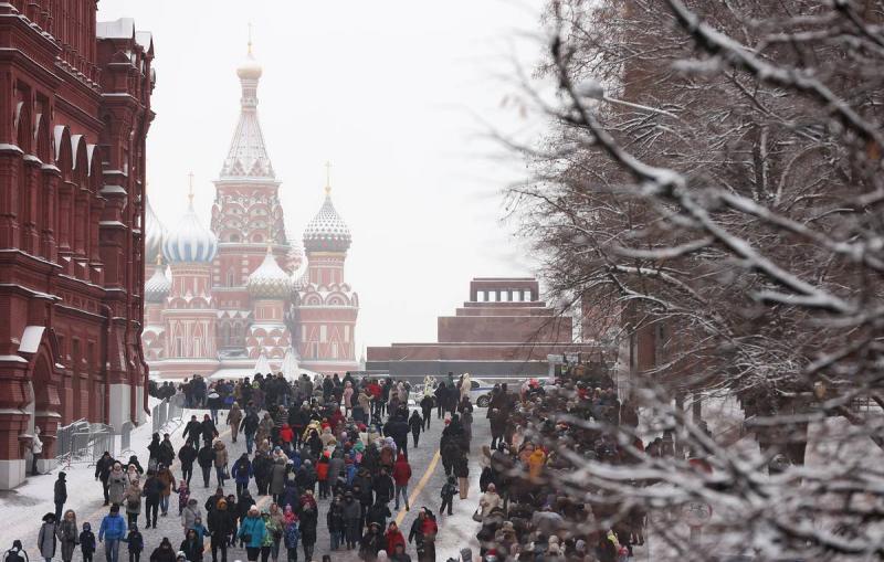 Росстат: численность населения России за год снизилась более чем на 550 тыс. человек