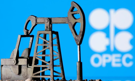 ОПЕК+ не дает упасть ценам на нефть
